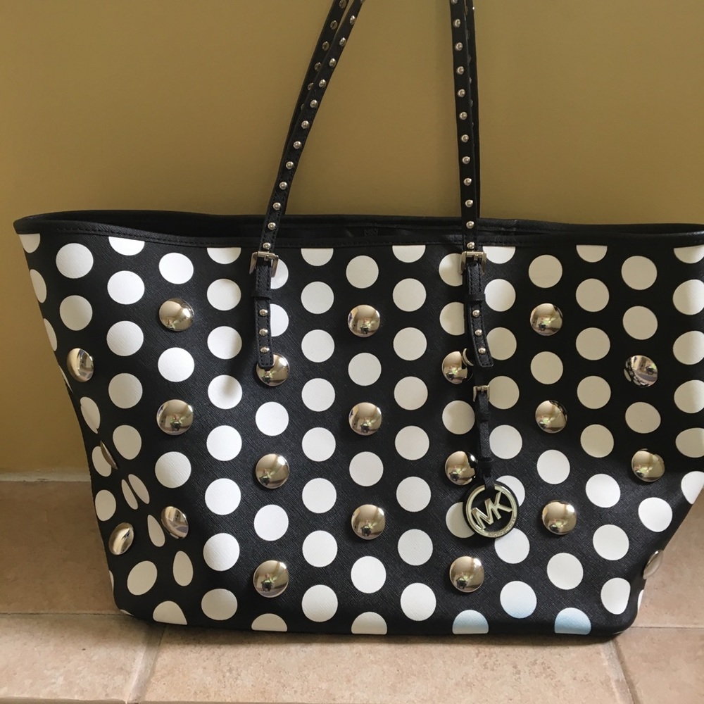 Michael Kors large metallic studded tote. NWOT 👜